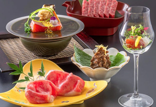 Savor the umami flavor of certified Omi beef (one of the three major wagyu Japanese brand beefs), courtesy of premium meat with a quality rating of five stars—the highest there is