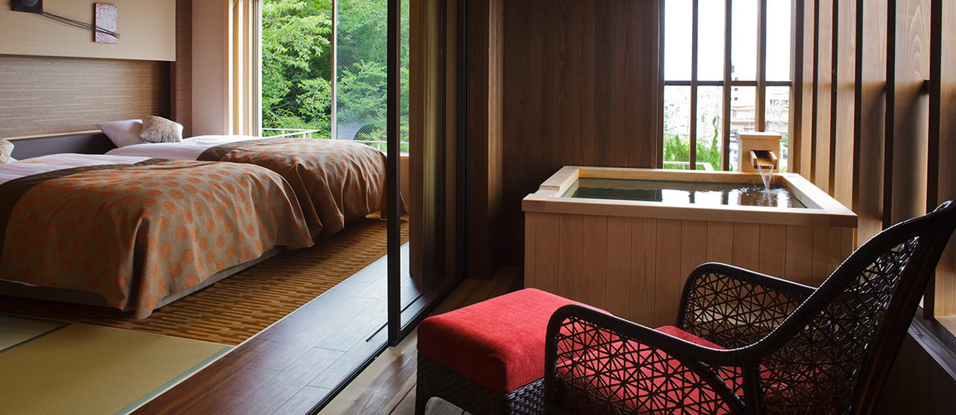 ชั้นเอ็กเซ็กคิวทีฟ คาโรอิ：ห้องนั่งเล่นแบบญี่ปุ่น + เตียงแฝด